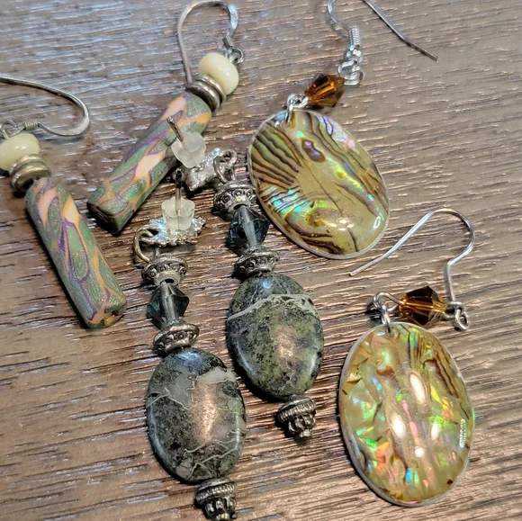 Vintage to Now Earrings Lot in Black Velvet Box 19 Pairs Costume Jewelry Bundle - Picture 2 of 15